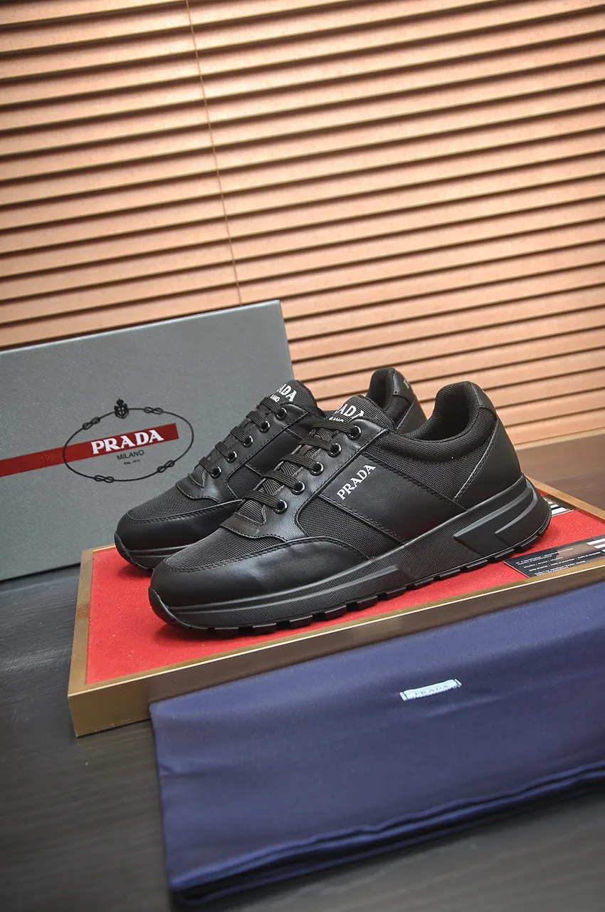 Men's shoes 💰580💶 [PRADA] Top original items, new seasonal styles, high-quality original items, top-grade high-mercerized cowhide combined with original breathable fabric + imported glue, imported stretch fabric inside with original cowhide feet, original thick outsole! Quality guaranteed! Code 38-45 (45 customized)